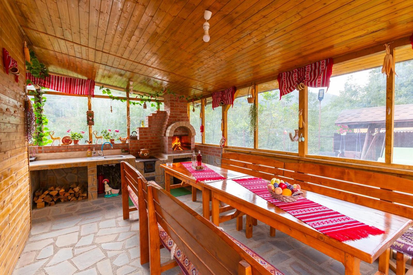 Casa Vio Guest House Nehoiu Exterior photo
