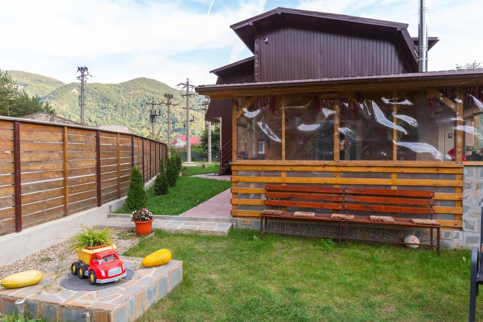 Casa Vio Guest House Nehoiu Exterior photo